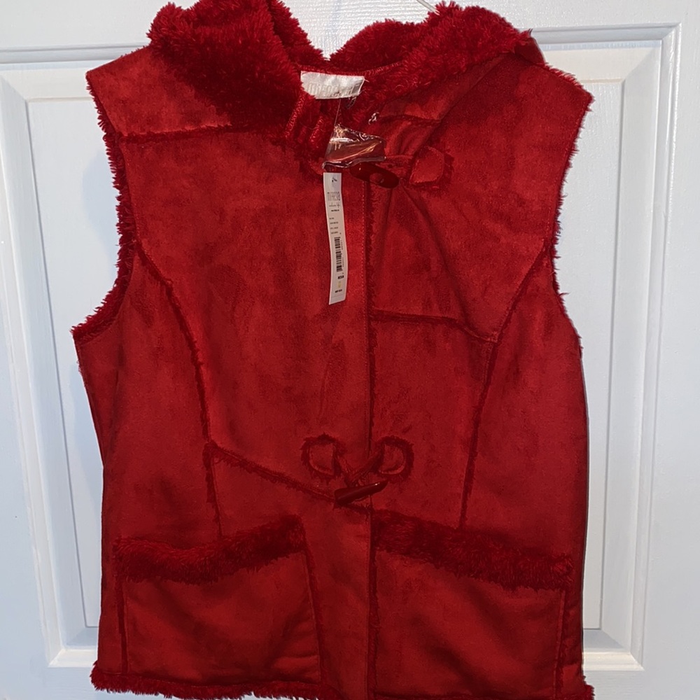 NWT MiFresia faux Red Suede Sherpa vest with extra button. - Picture 2 of 6
